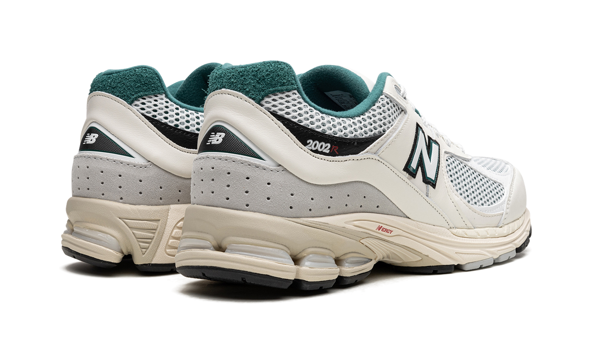 2002R "Sea Salt/Vintage Teal" M2002RVD